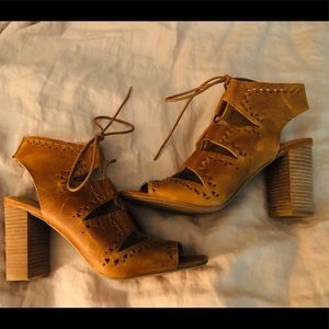Lucky Brand chunky heel sandals